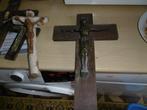 crucifix ancien en bois et laiton jaune, Enlèvement ou Envoi