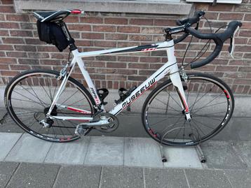 Koersfiets Museeuw beschikbaar voor biedingen