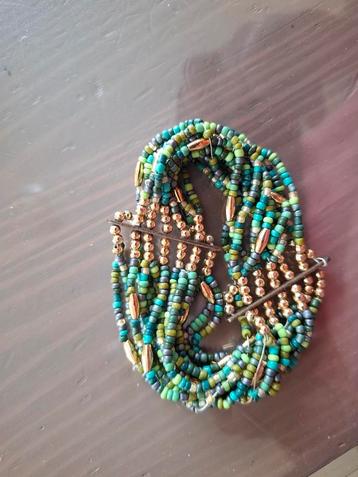 Armband met kleine pareltjes beschikbaar voor biedingen
