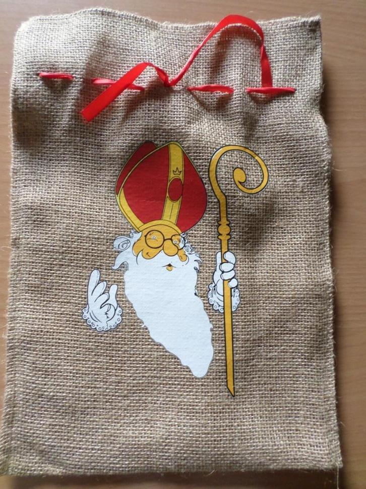 Sac en toile de jute Saint-Nicolas ruban rouge, Hobby & Loisirs créatifs, Articles de fête, Comme neuf, Article de fête, Enlèvement ou Envoi