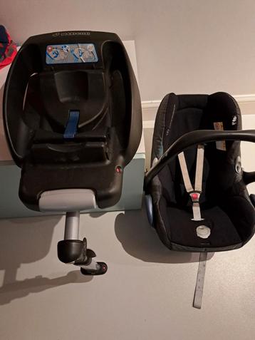 Maxi cosi Cabriofix ( zwart)  + easyfix basis beschikbaar voor biedingen