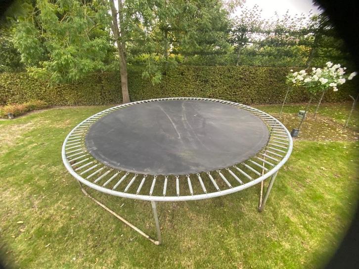 Trampoline in goede staat, Kinderen en Baby's, Speelgoed | Buiten | Trampolines, Zo goed als nieuw, Ophalen