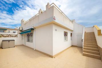 Benedenwoning zonder bovenburen in Jardín del Mar Torrevieja beschikbaar voor biedingen