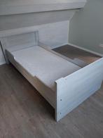 2  identieke eenpersoonsbedden (met matras), Ophalen, Zo goed als nieuw