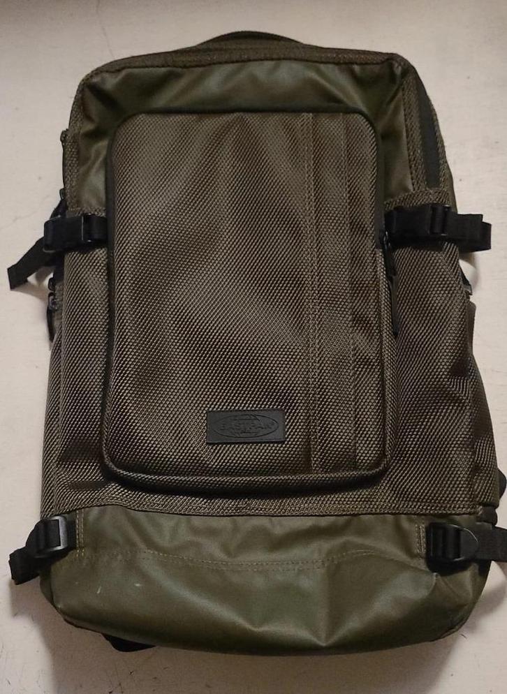 Eastpak tecum L olive rugzak, Handtassen en Accessoires, Tassen | Rugtassen, Zo goed als nieuw, Eastpak, 25 tot 40 cm, 30 tot 45 cm