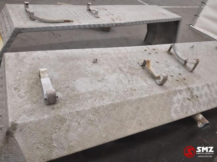 Occ ensemble garde-boue 263cm x 65cmx 70cm, Autos : Pièces & Accessoires, Pièces camion, Autres marques, Carrosserie et Tôlerie