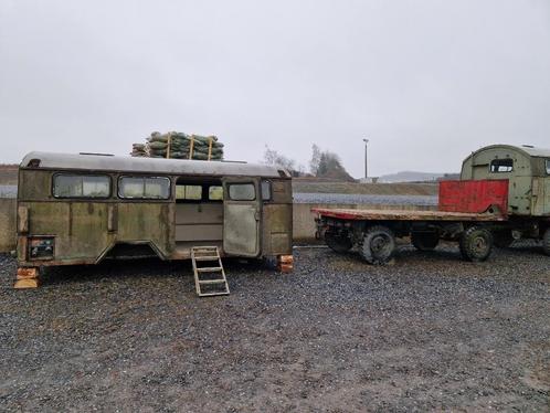 2 aanhangwagens van het Belgische leger + 2 kantoorwerkplaat, Zakelijke goederen, Machines en Bouw | Kranen en Graafmachines, Overige typen