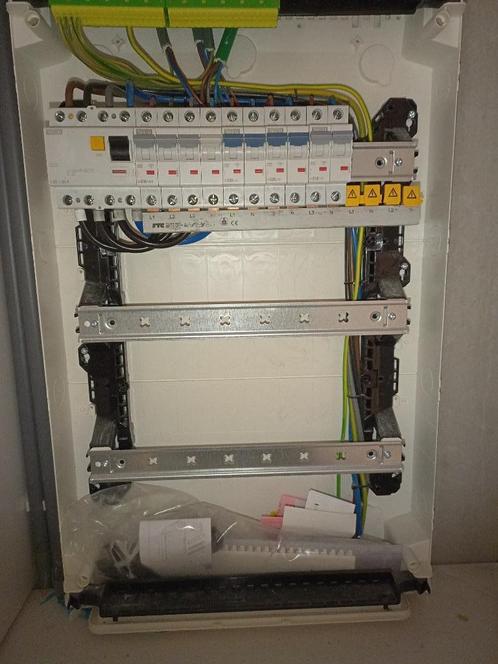 Algemene elektriciteitswerken, Services & Professionnels, Électriciens, Service 24h/24, Garantie