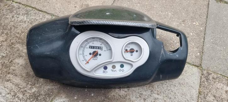 Keeway hurricane 50cc scooter kilometerteller met kapje, Fietsen en Brommers, Brommeronderdelen | Algemeen, Carburateur, Ophalen of Verzenden