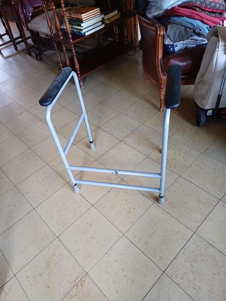 Toiletframe, Diversen, Verpleegmiddelen, Zo goed als nieuw, Ophalen