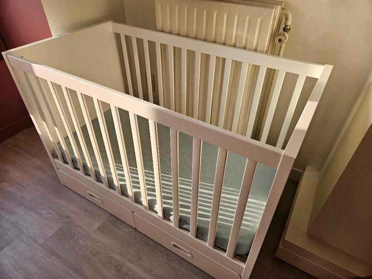 Babybed Wit IKEA met laden, Kinderen en Baby's, Babywiegjes en Ledikanten, Zo goed als nieuw, Ledikant, Ophalen