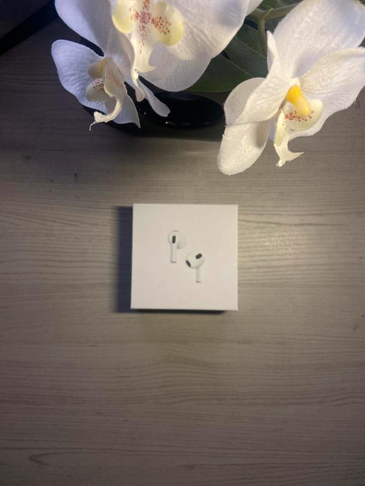 Apple AirPods 3 (3e generatie) – Gebruikt, Goede Staat, Verzamelen, Geboortekaartjes en Visitekaartjes, Visitekaartje, 2000 tot heden