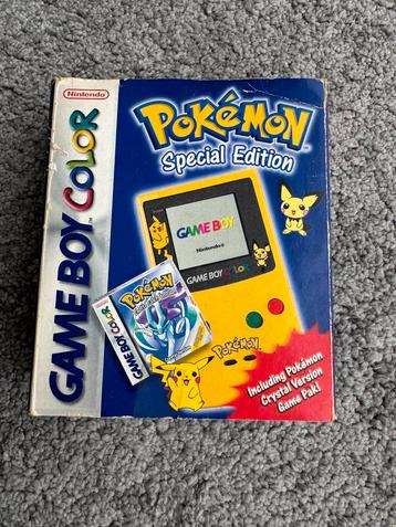 Pokémon Special Edition Gameboy Color + Crystal Sleeve beschikbaar voor biedingen