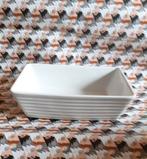 plat pour gratin blanc strillé neuf 23x17,5x 6 cm, Maison & Meubles, Enlèvement ou Envoi, Neuf, Poterie, Récipient(s)