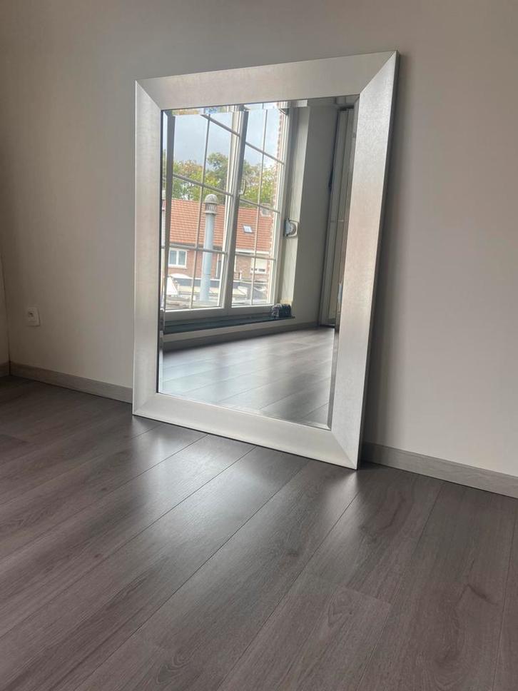 Grote Spiegel met Brede Zilveren Rand, Huis en Inrichting, Woonaccessoires | Spiegels, Gebruikt, 75 tot 100 cm, Minder dan 100 cm