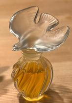 L’AIR DU TEMPS by NINA RICCI DESIGNED by  LALIQUE, Verzamelen, Ophalen of Verzenden, Zo goed als nieuw, Parfumfles