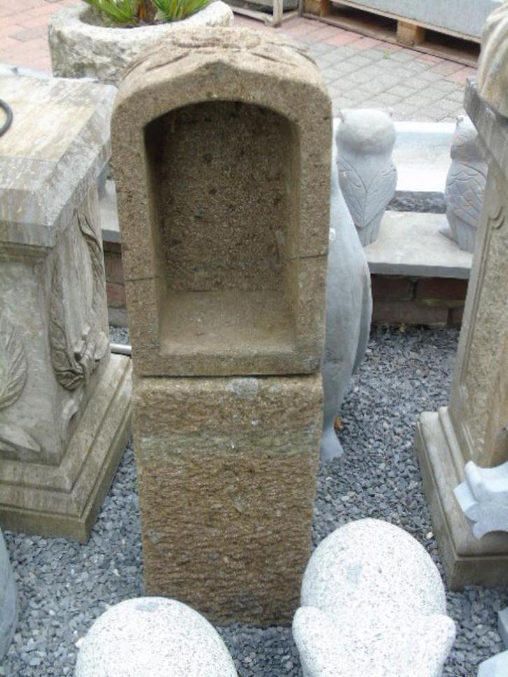 stenen kapel uitgehouwen in de massa..., Tuin en Terras, Tuinwanddecoratie, Nieuw, Ophalen