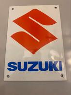 Emaille bolle reclamebordje van Suzuki ( 14 cm x 10 cm )., Collections, Marques & Objets publicitaires, Comme neuf, Enlèvement ou Envoi