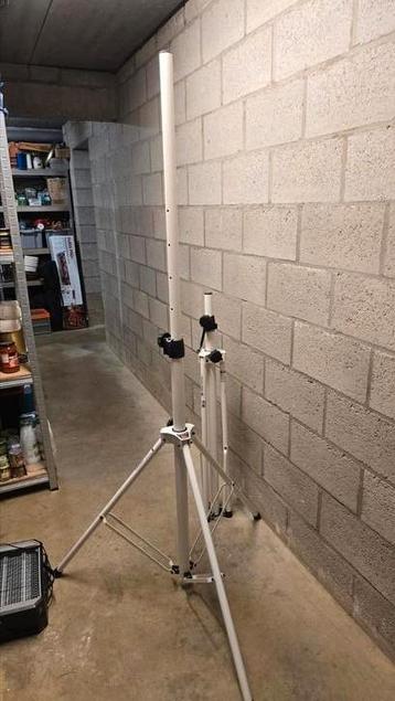 SET SPEAKERSTAND WIT beschikbaar voor biedingen