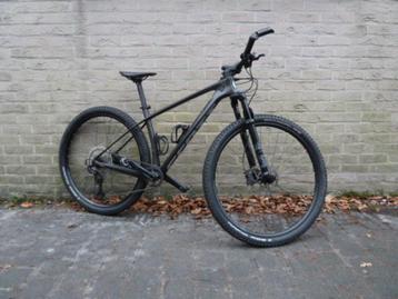 Scott Scale 925, carbon mtb van 2021, in goede staat beschikbaar voor biedingen