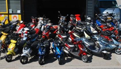 Gezocht!! Gratis oude Brommers/zitmaaiers/bosmaaiers/etc., Fietsen en Brommers, Brommers | Overige merken, Gebruikt, Ophalen