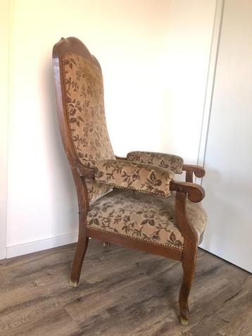 Hoge Troonstoel beschikbaar voor biedingen