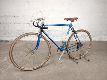 Vintage Peugeot racefiets beschikbaar voor biedingen