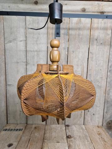 Scandinavische hout en draad lamp  beschikbaar voor biedingen