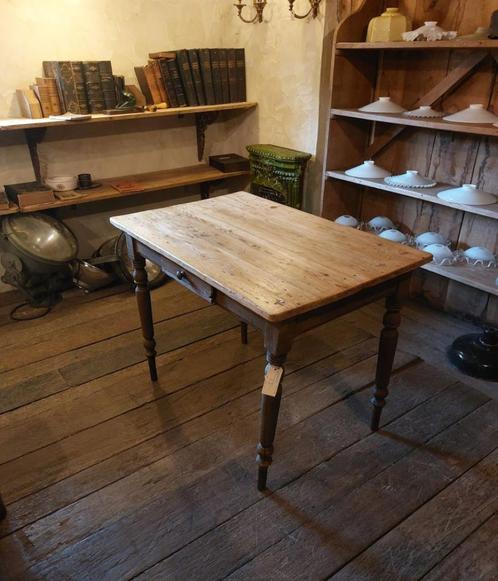 mooi klein keukentafeltje  cafetafel, Antiek en Kunst, Curiosa en Brocante, Ophalen