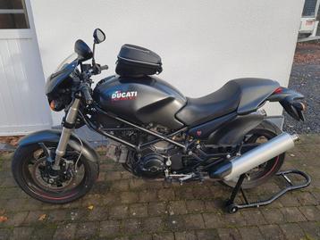 Ducati Monster 695  beschikbaar voor biedingen