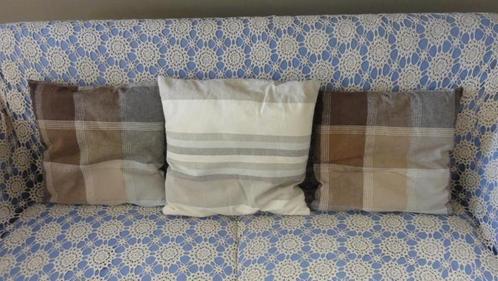 3 Bruine/ lichtblauwe/ ecru kussentjes, Huis en Inrichting, Woonaccessoires | Kussens, Gebruikt, Overige kleuren, Vierkant, Ophalen of Verzenden