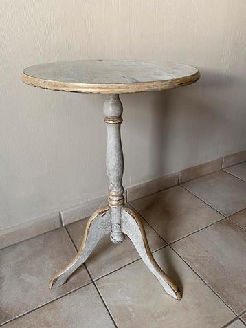 Tafeltje bijzettafeltje table d’appoint meuble meubel beschikbaar voor biedingen