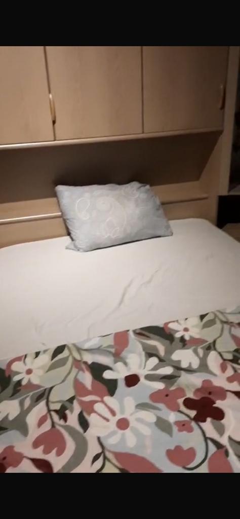 Bed met overbouw, Huis en Inrichting, Slaapkamer | Bedden, Zo goed als nieuw, 140 cm, 200 cm, Beige, Ophalen