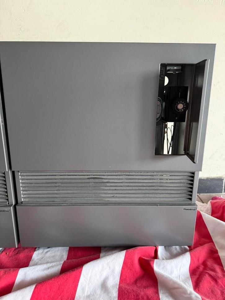 muur convector (verwarming), Doe-het-zelf en Bouw, Verwarming en Radiatoren, Gebruikt, Kachel, 30 tot 80 cm, Minder dan 60 cm