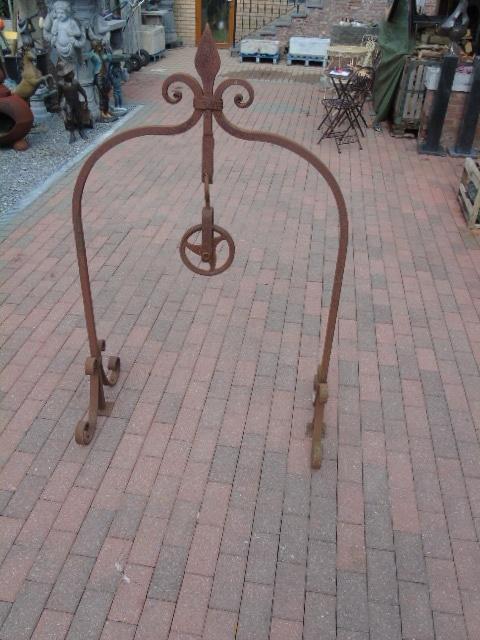 Smeedijzeren portiek van Fleur de Lys, Tuin en Terras, Regentonnen, Nieuw, Metaal, 150 liter of meer, Ophalen