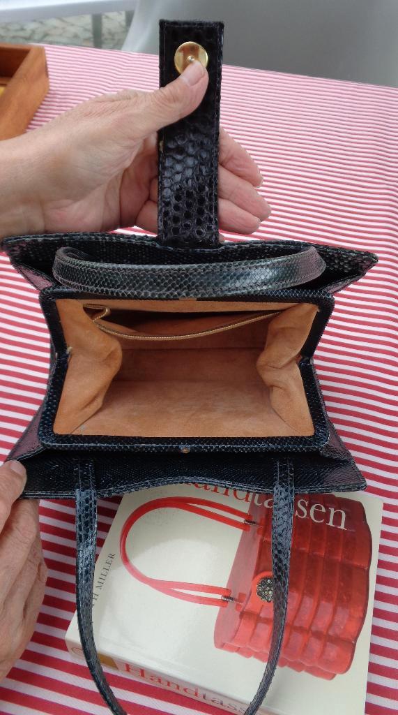 handtas, Handtassen en Accessoires, Tassen | Damestassen, Zo goed als nieuw, Handtas, Zwart, Ophalen of Verzenden