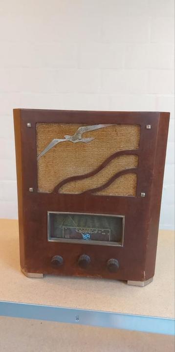 Oude CMR Radio om op te knappen beschikbaar voor biedingen