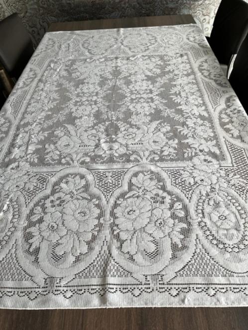Vintage tafelkleed 170 X 135, Antiek en Kunst, Antiek | Tapijten, Tafelkleden en Textiel, Ophalen of Verzenden
