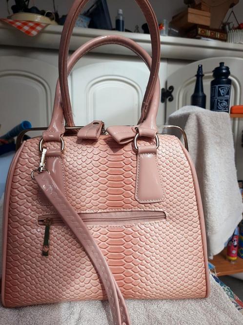 Mooie handtas tof model, Handtassen en Accessoires, Tassen | Damestassen, Nieuw, Handtas, Ophalen