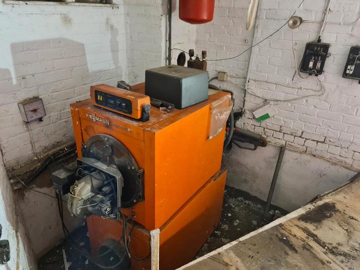 Gratis mazoutketel + reservoir, Doe-het-zelf en Bouw, Verwarming en Radiatoren, Gebruikt, Cv-ketel of Combi-ketel, 800 watt of meer