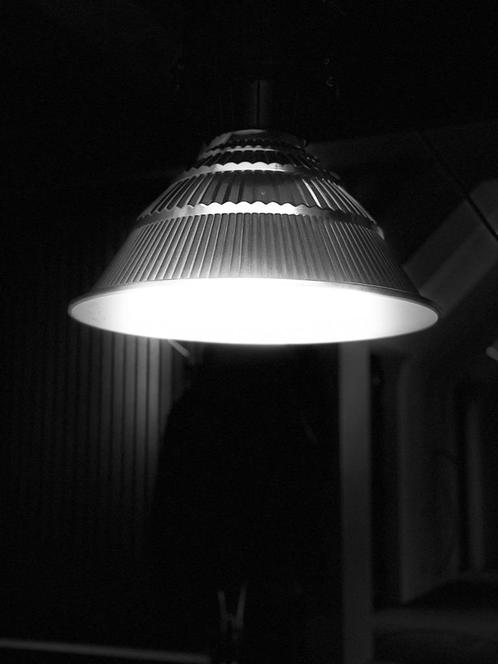 industriele verlichting, Maison & Meubles, Lampes | Suspensions, Comme neuf, 50 à 75 cm, Verre, Métal, Enlèvement
