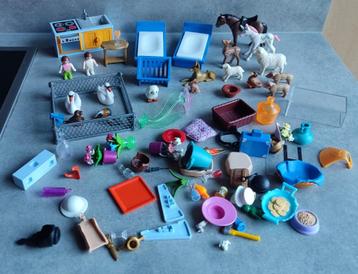 losse playmobil met oa dieren, poppetjes, meubeltjes en acce