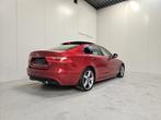 Jaguar XE 2.0 Benzine Autom. - R Sport - GPS - Topstaat!, Auto's, Jaguar, Te koop, 0 kg, 0 min, Berline