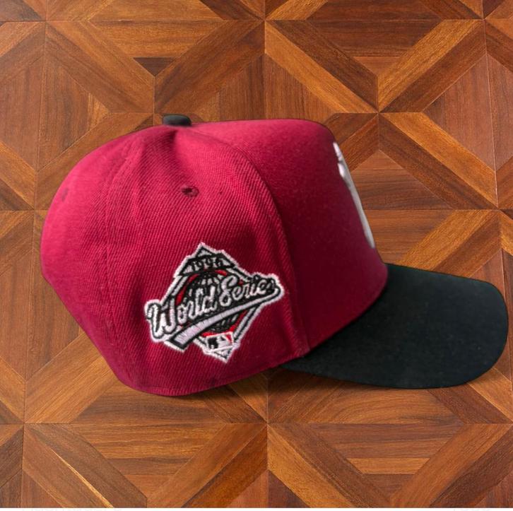 Casquette rouge New Era 9FORTY MLB 1994 World Series, Vêtements | Hommes, Chapeaux & Casquettes, Comme neuf, Enlèvement ou Envoi