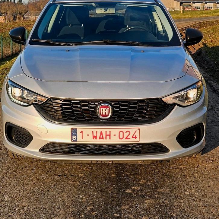 Fiat Tipo 1.4 Street, Autos, Fiat, Particulier, Bluetooth, Vitres électriques, Noir, Gris, Carnet d'entretien