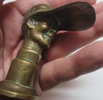 petit jockey en bronze antique avec grand chapeau, Envoi