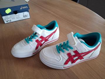 Asics Schoenen maat 30 beschikbaar voor biedingen