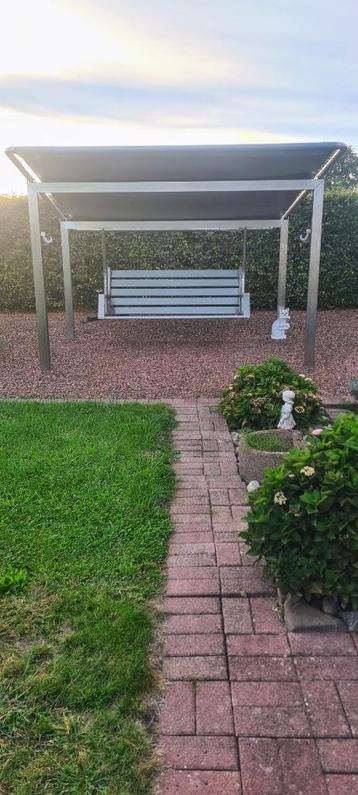 Inox schommelbank incl. Kussens, hangmat en wind/zonnescherm beschikbaar voor biedingen