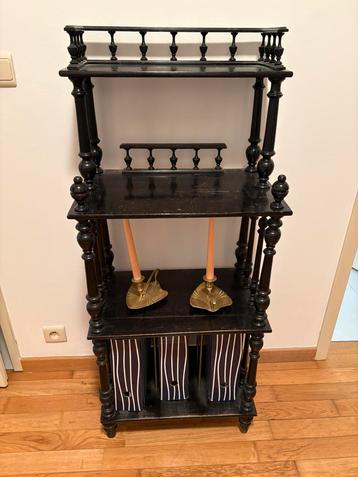 Étagère style Napoléon beschikbaar voor biedingen