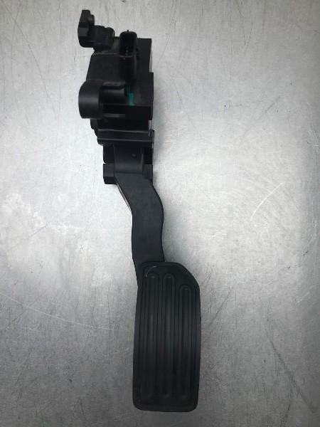 GASPEDAAL Nissan Micra (K13) (01-2010/03-2017) (180021HMOB), Auto-onderdelen, Interieur en Bekleding, Nissan, Gebruikt
